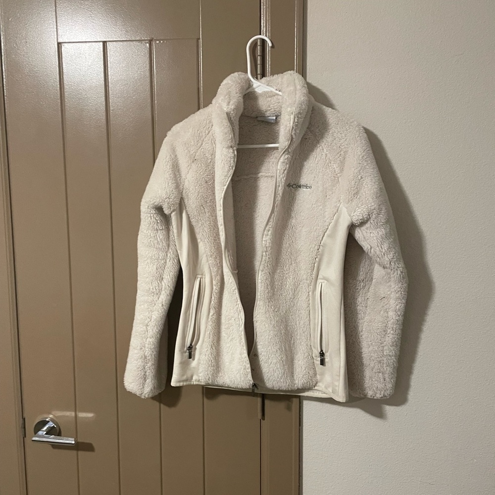 Columbia offwhite fluffy jacket.